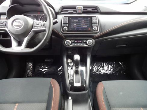 Used 2020 Nissan Versa SR w/ Convenience Package image 15