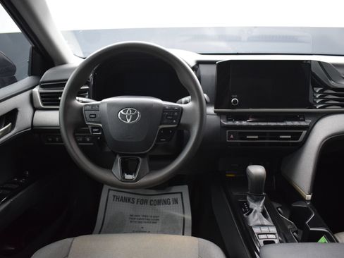 Used 2025 Toyota Camry LE FWD image 14