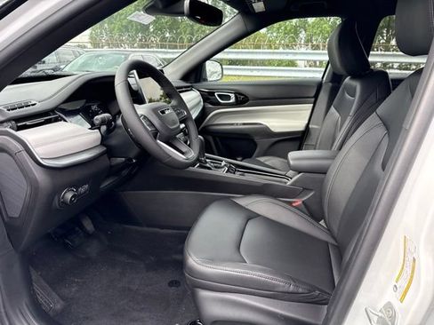 Used 2026 Jeep Compass Limited AWD/4WD image 23