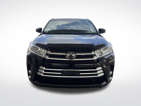 Used 2019 Toyota Highlander XLE AWD/4WD image 2