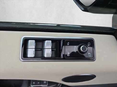 Used 2018 Land Rover Range Rover Sport HSE image 28