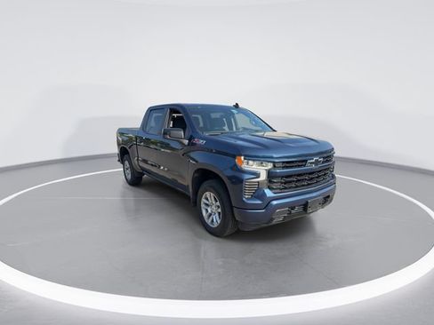 Used 2022 Chevrolet Silverado 1500 RST AWD/4WD image 2