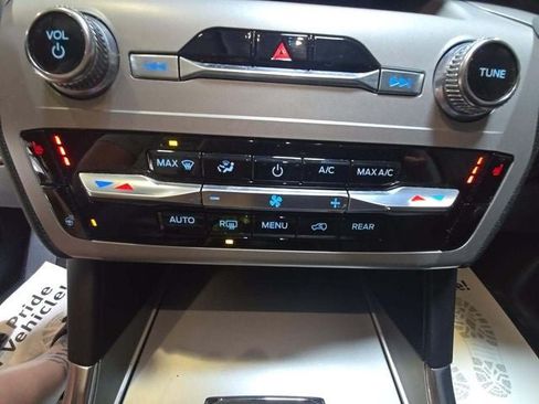 Used 2024 Ford Explorer XLT w/ Equipment Group 202A AWD/4WD image 29