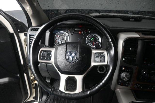 Used 2018 RAM 1500 Laramie w/ Convenience Group AWD/4WD image 15