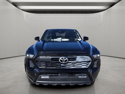 Used 2024 Toyota Tacoma TRD Off-Road image 8