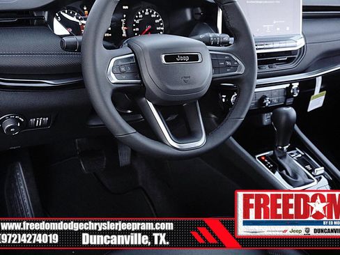 New 2026 Jeep Compass Latitude image 25