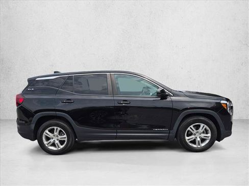 Used 2022 GMC Terrain SLE FWD image 4