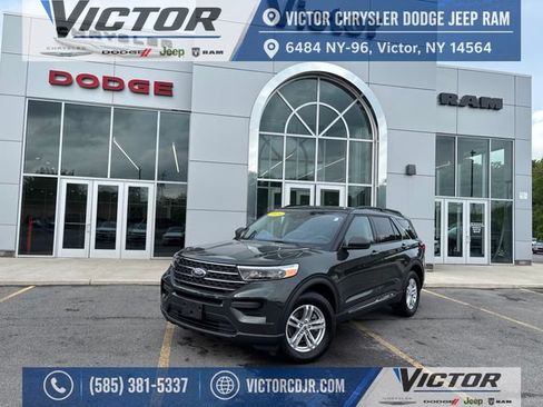 Used 2023 Ford Explorer XLT AWD/4WD image 1