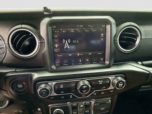 Used 2022 Jeep Wrangler Unlimited Sahara w/ Safety Group AWD/4WD image 16