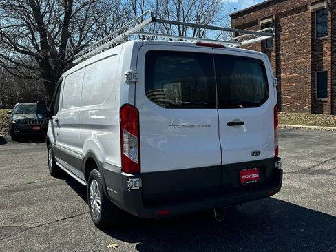 Used 2017 Ford Transit 250 130 Low Roof w/ Exterior Upgrade Package RWD image 7