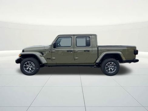 New 2025 Jeep Gladiator Sport image 2