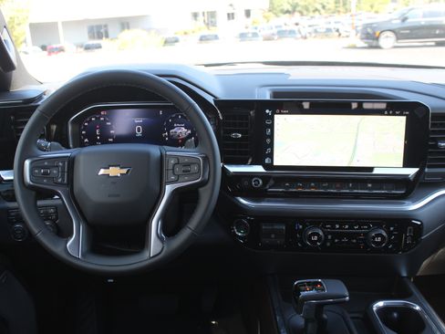 New 2026 Chevrolet Silverado 1500 High Country w/ LPO, Dark Essentials Package AWD/4WD image 15