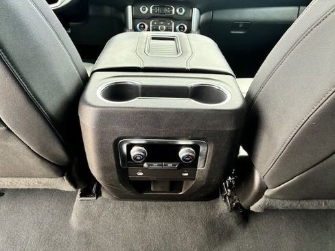 Used 2024 GMC Yukon SLT AWD/4WD image 20
