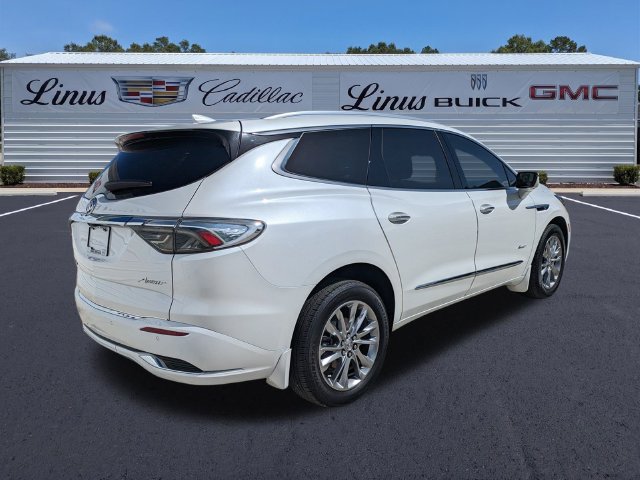 Used 2023 Buick Enclave Avenir w/ Avenir Technology Package AWD/4WD image 4