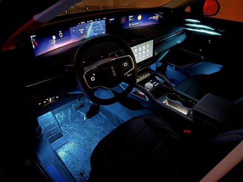 Used 2026 Lincoln Nautilus Premier w/ Equipment Group 102A image 9