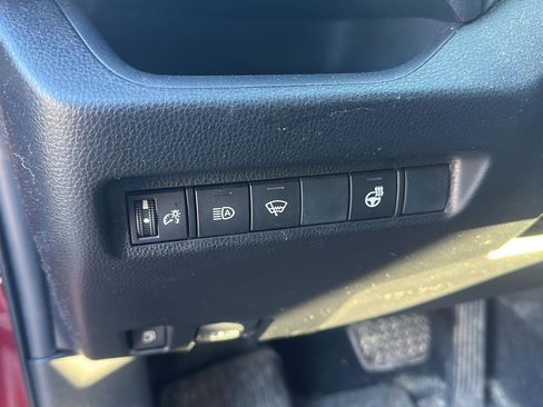 Used 2020 Toyota RAV4 XLE w/ XLE Grade Weather Package image 11