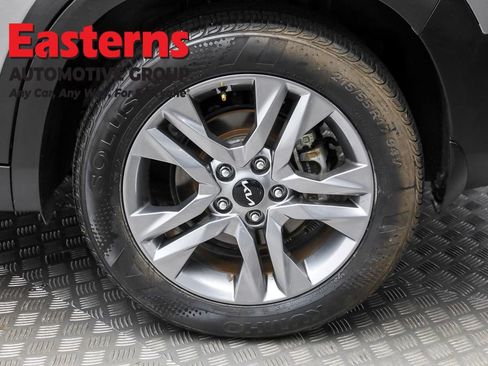 Used 2023 Kia Seltos LX image 8