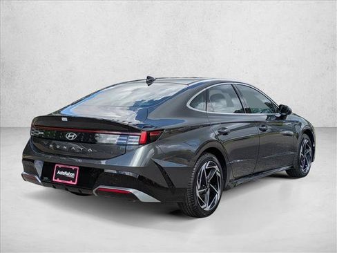 New 2026 Hyundai Sonata SEL FWD image 2