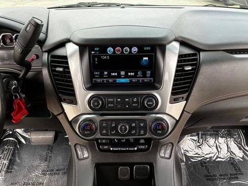 Used 2019 Chevrolet Suburban LT image 23