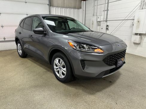 Certified 2022 Ford Escape S image 3