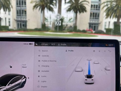 Used 2023 Tesla Model 3 Standard Range RWD image 32