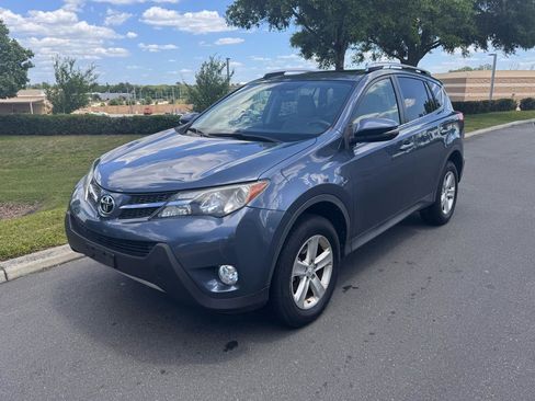 Used 2013 Toyota RAV4 XLE AWD/4WD image 6