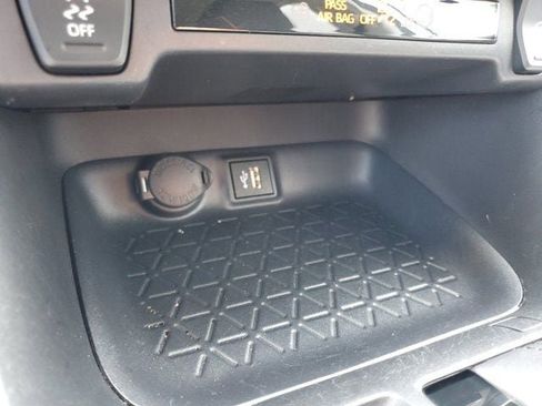 Used 2025 Toyota RAV4 XLE image 22