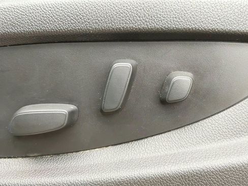 Used 2017 Chevrolet Suburban Premier image 17