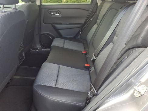 Used 2024 Nissan Rogue SV image 9