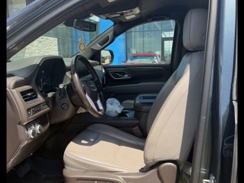 Used 2021 GMC Yukon SLT w/ SLT Luxury Package AWD/4WD image 3