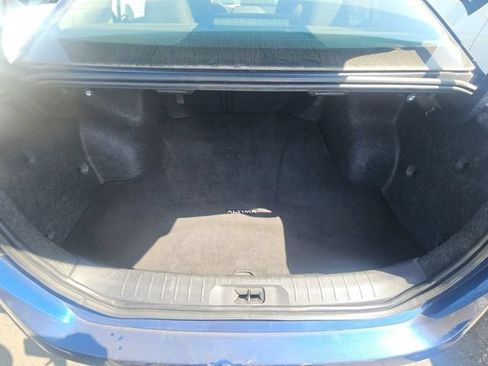 Used 2024 Nissan Altima 2.5 S FWD image 9