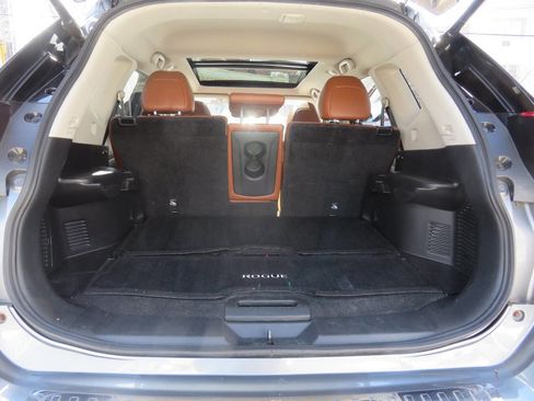 Used 2018 Nissan Rogue SL w/ Premium Package image 25