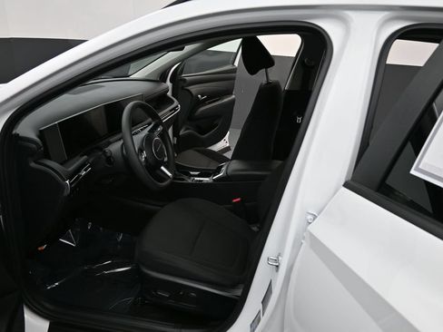 Certified 2026 Hyundai Tucson SEL Plus FWD image 12