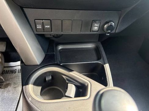 Used 2016 Toyota RAV4 XLE w/ Convenience Package AWD/4WD image 19