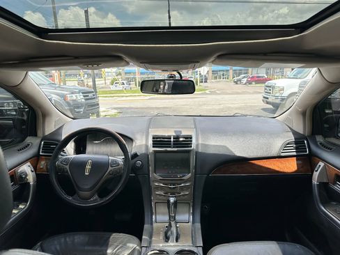 Used 2013 Lincoln MKX FWD w/ Wood Pkg image 8