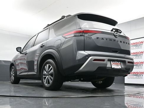 Used 2023 Nissan Pathfinder SL w/ Lighting Package (N92) FWD image 38