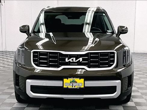 Used 2025 Kia Telluride S FWD image 4