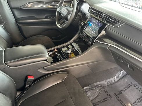 Certified 2023 Jeep Grand Cherokee Altitude RWD image 18