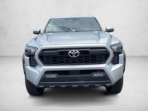 Certified 2025 Toyota Tacoma TRD Off-Road AWD/4WD image 2