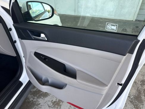 Used 2019 Hyundai Tucson SE AWD/4WD image 34