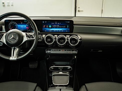 Certified 2025 Mercedes-Benz CLA 250 CLA 250 image 31