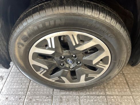 Used 2025 Subaru Forester AWD/4WD image 5