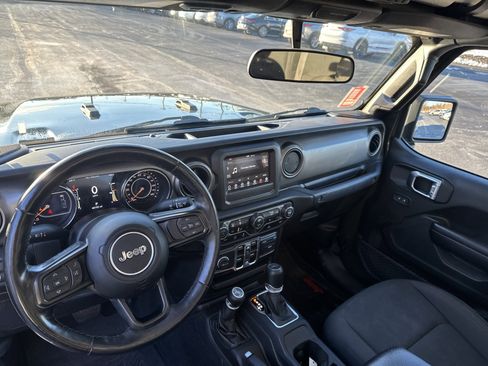 Used 2021 Jeep Gladiator Sport image 14
