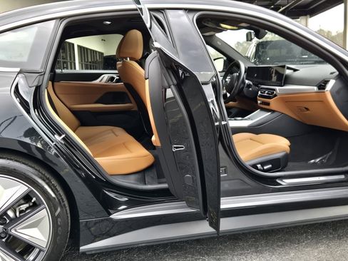 Used 2023 BMW i4 eDrive35 w/ Premium Package image 15