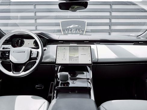 Used 2025 Land Rover Range Rover Sport Dynamic SE image 48