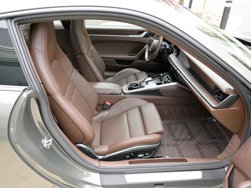 Used 2020 Porsche 911 Carrera 4S image 42