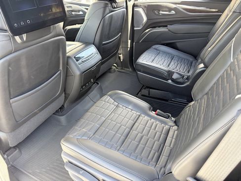Certified 2023 Cadillac Escalade Sport Platinum AWD/4WD image 17