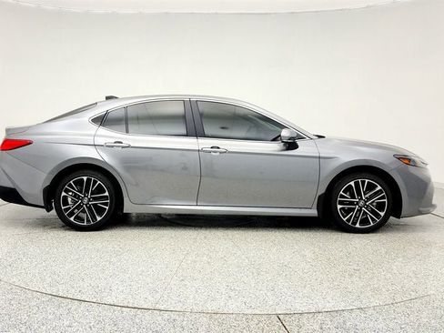 Used 2026 Toyota Camry XLE image 4