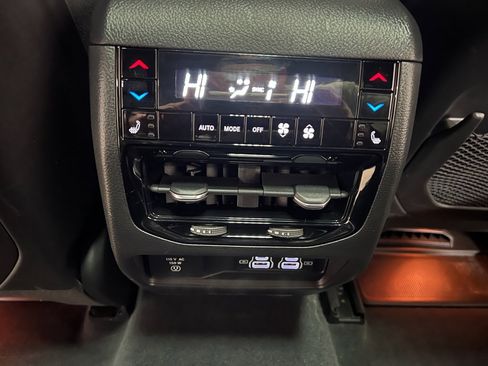 Used 2023 Jeep Grand Cherokee Overland w/ Advanced Protech Group III image 23