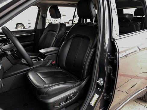 Used 2022 Jeep Grand Cherokee L Limited image 8